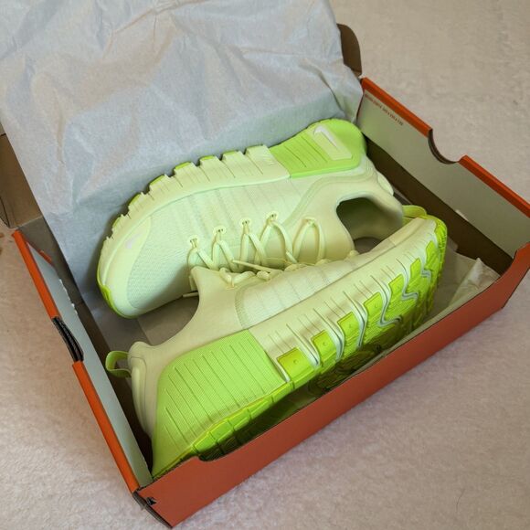 Nike Free Metcon 6 Mens 10.5 Womens 12 Barely Volt/White-Volt FJ7126-702 44.5 main image 11